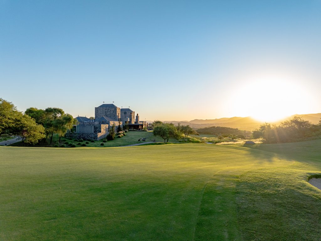 estancia el terrón reconocido por the guardian como el lugar ideal para una escapada de golf