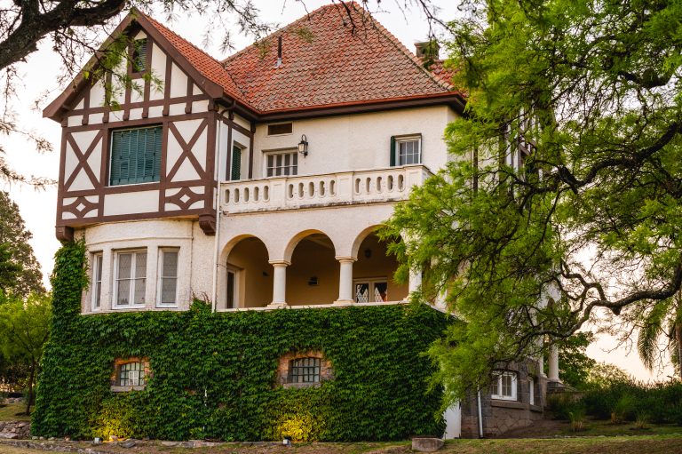 estilo tudor: scratch house